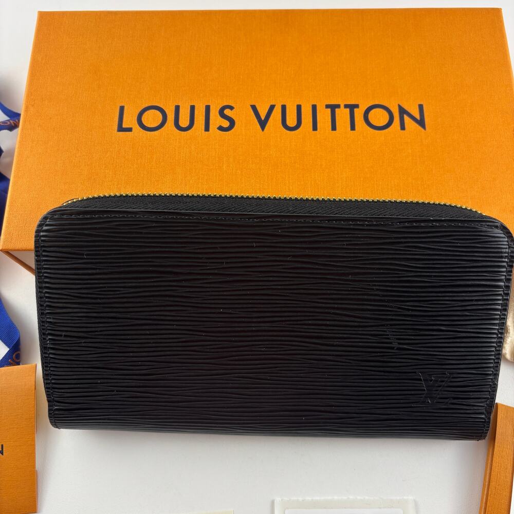 Louis Vuitton Zippy Wallet Black Epi Leather Authentic Full Set Box Dust Bag Tag - Picture 5 of 13
